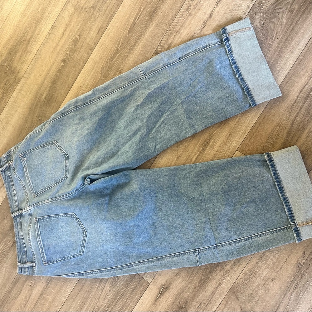 Women's Relaxed Fit Blue Jeans